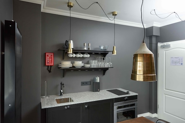Fridge, microwave, oven, stovetop