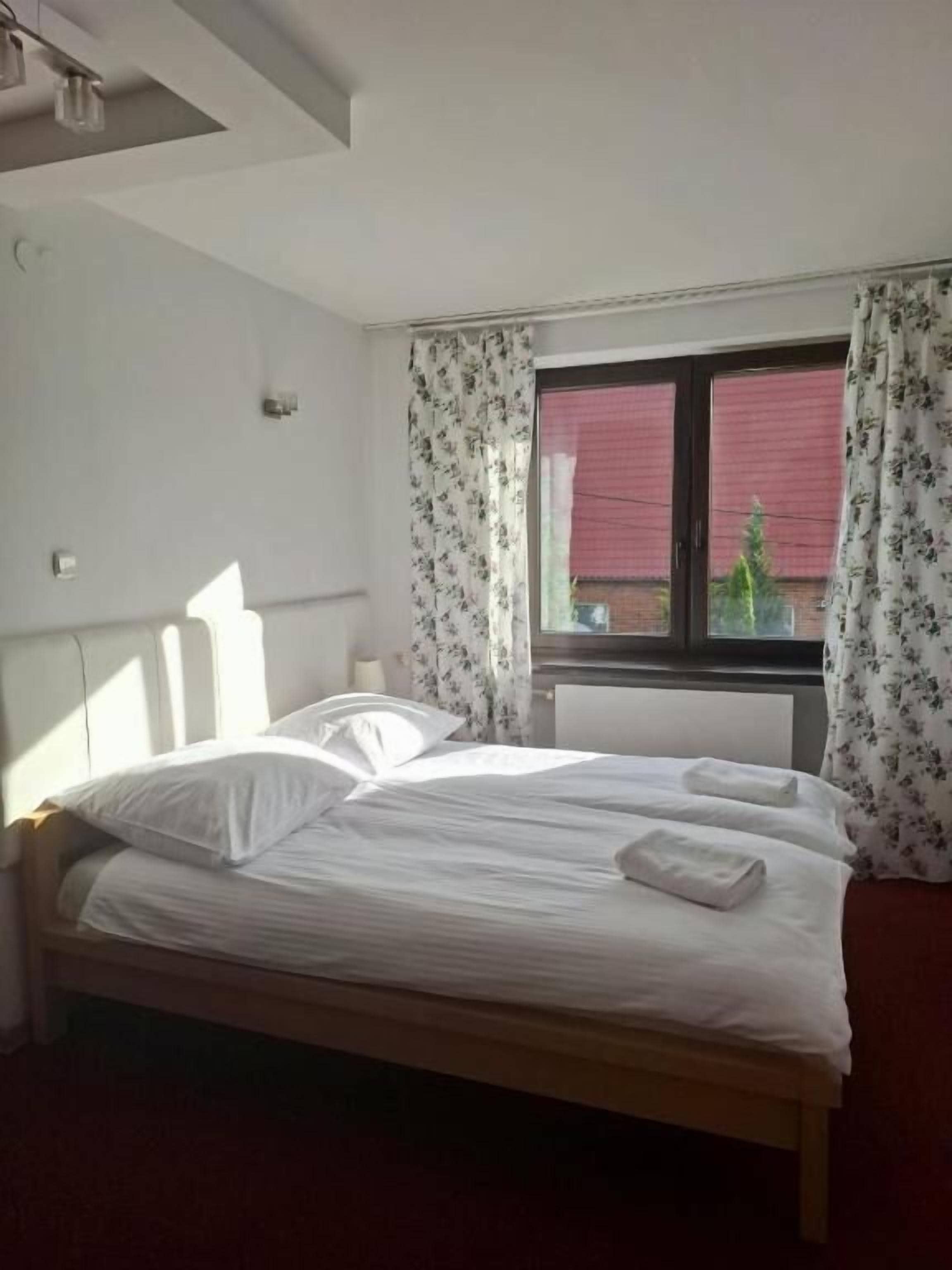 ห้องเก็บเสียง, เตารีด/โต๊ะรีดผ้า, อินเทอร์เน็ตแบบใช้สาย (ฟรี)