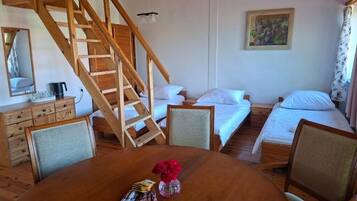 Apartemen Standar, 2 kamar tidur | Kedap suara, setrika/meja setrika, dan Internet kabel gratis