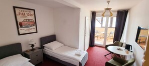 Standard Double Room (shower) | Soundproofing, iron/ironing board (on request), bed sheets - Villa Zosieńka (Gdansk)