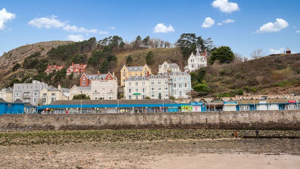 Beach nearby - The Llandudno Hotel (Llandudno)
