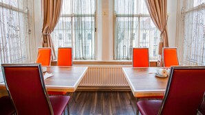 Breakfast area - The Llandudno Hotel (Llandudno)