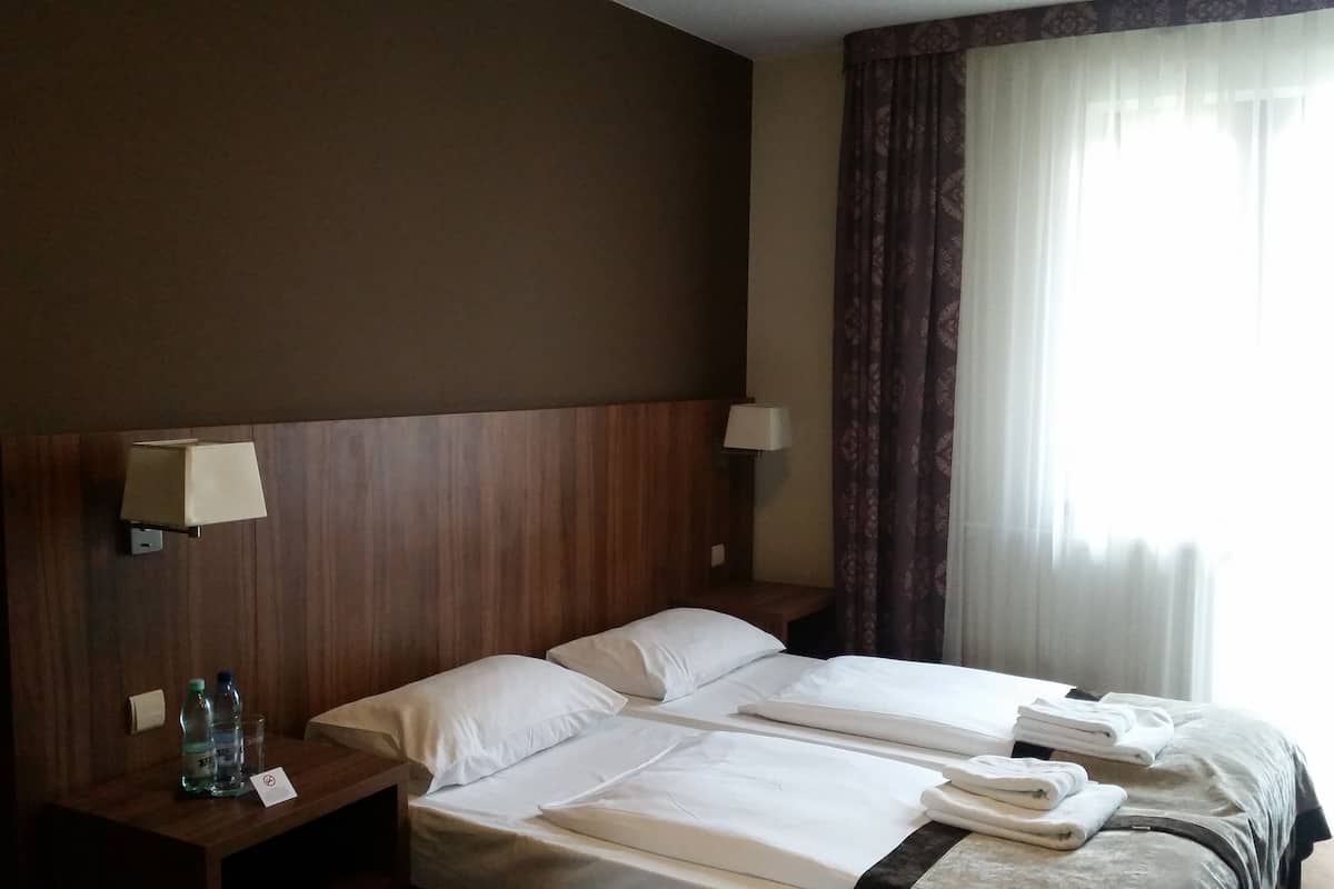 Studio, 2 Bedrooms, 2 Bathrooms