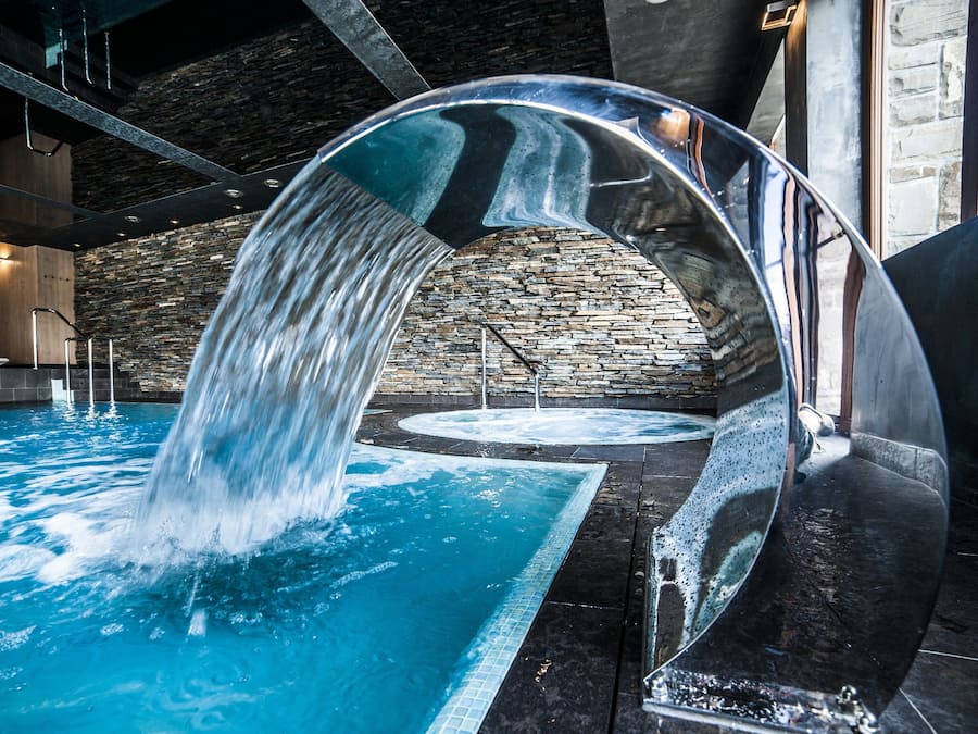 Indoor pool, pool loungers