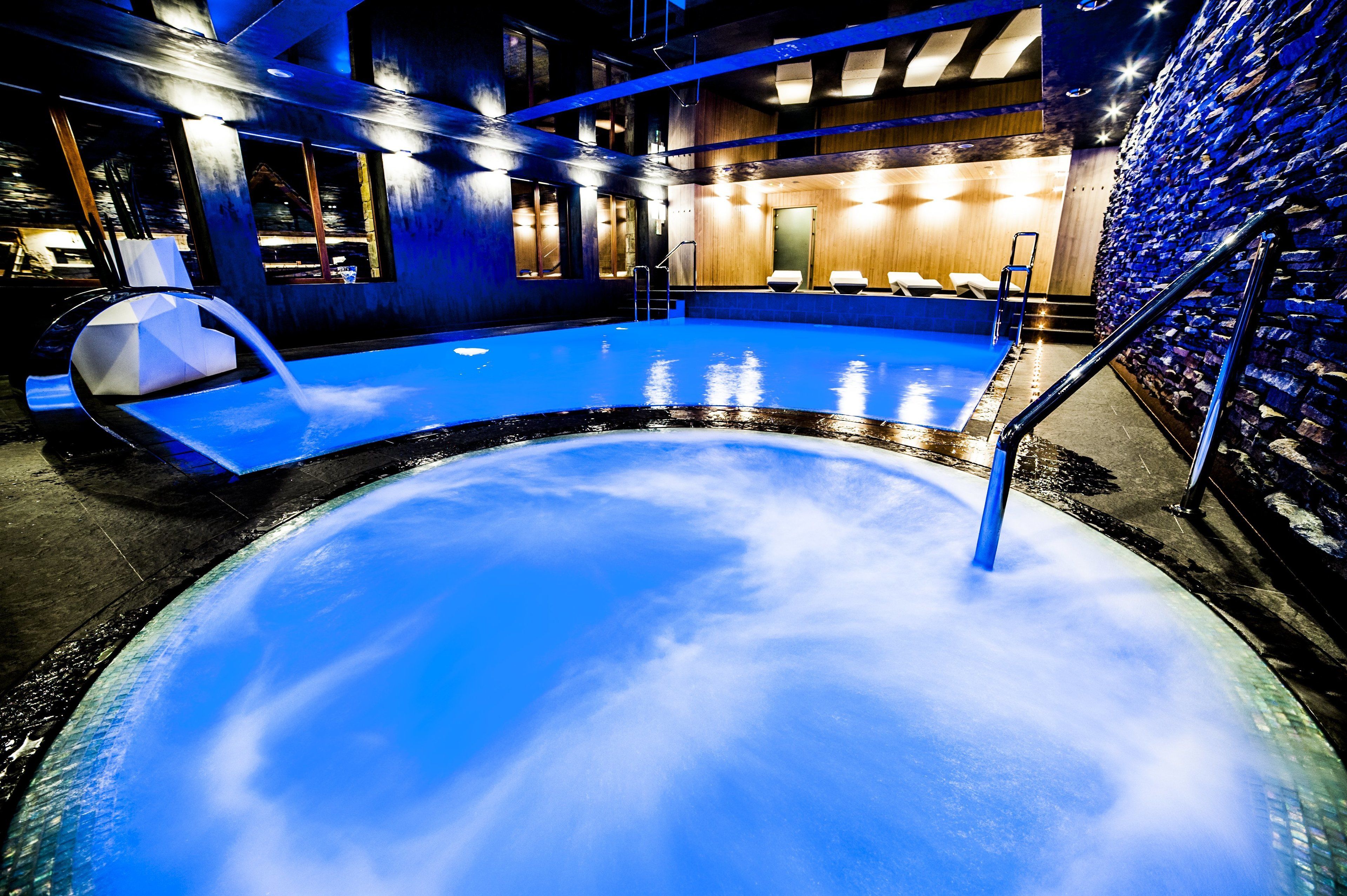 indoor pool, pool loungers