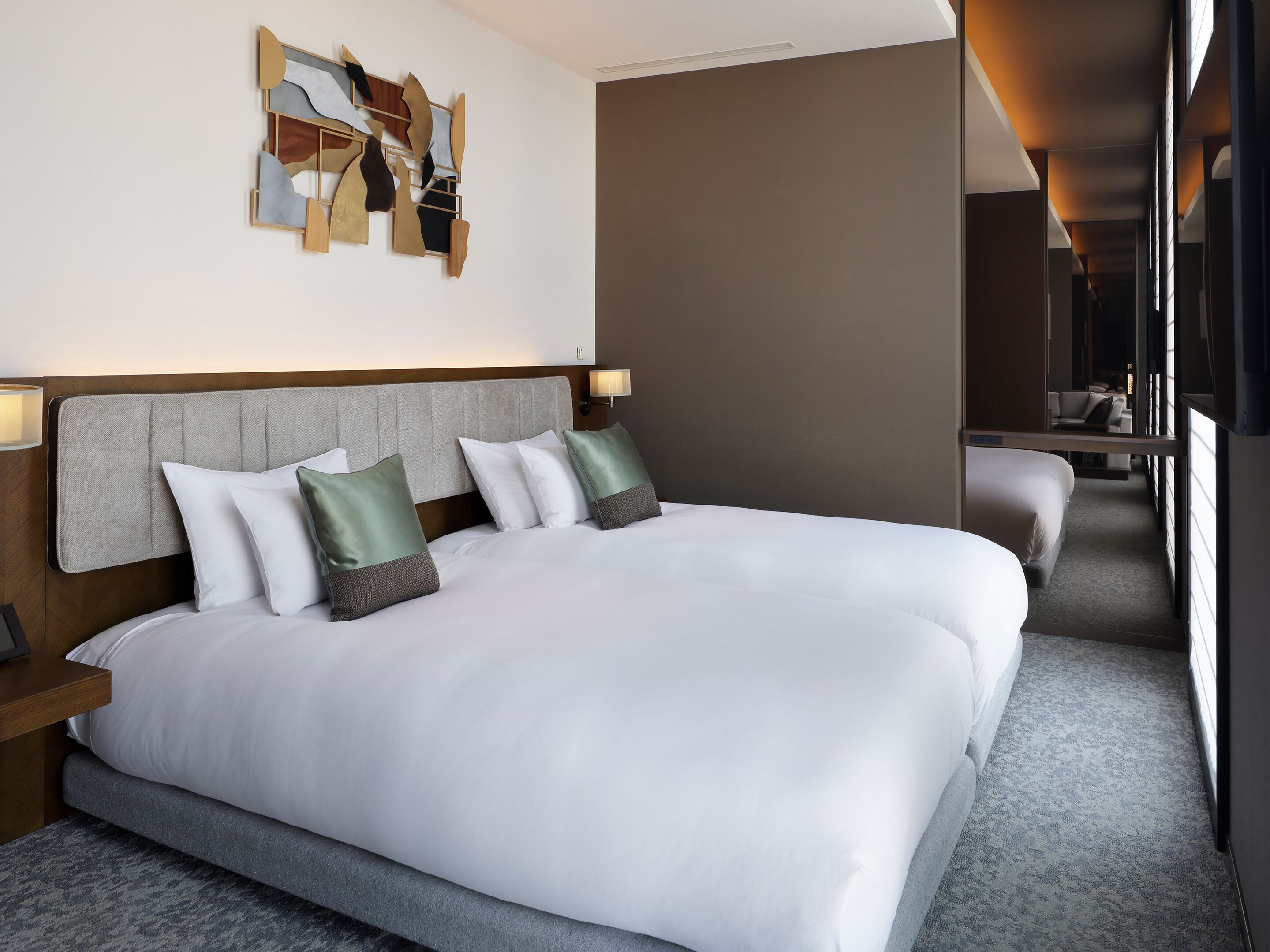 Executive Room, Non Smoking (2 beds) | Peti besi dalam bilik, kalis bunyi, seterika/papan seterika 