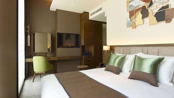 In-room safe, soundproofing, iron/ironing board, free WiFi