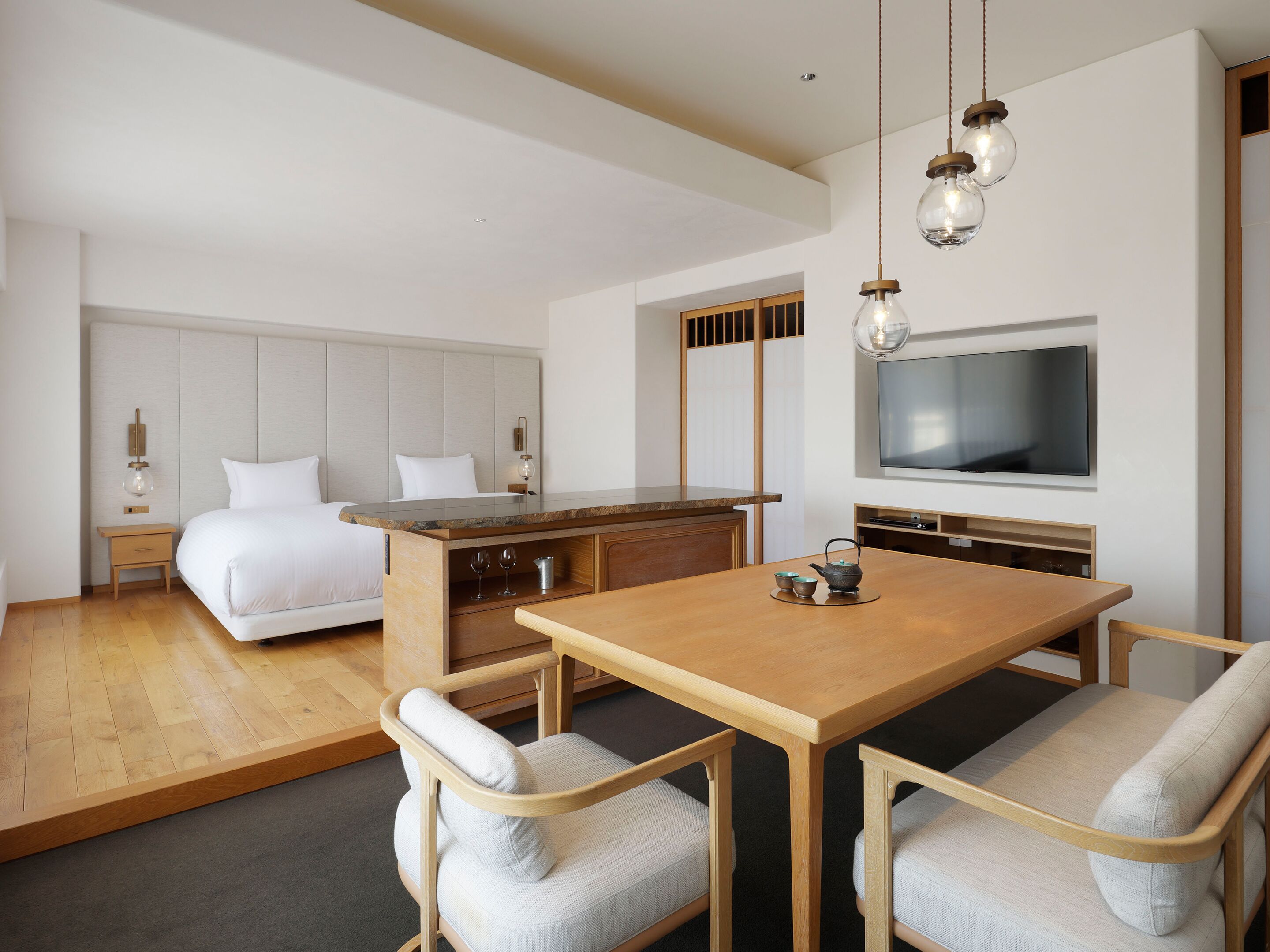Free minibar items, in-room safe, free WiFi, bed sheets