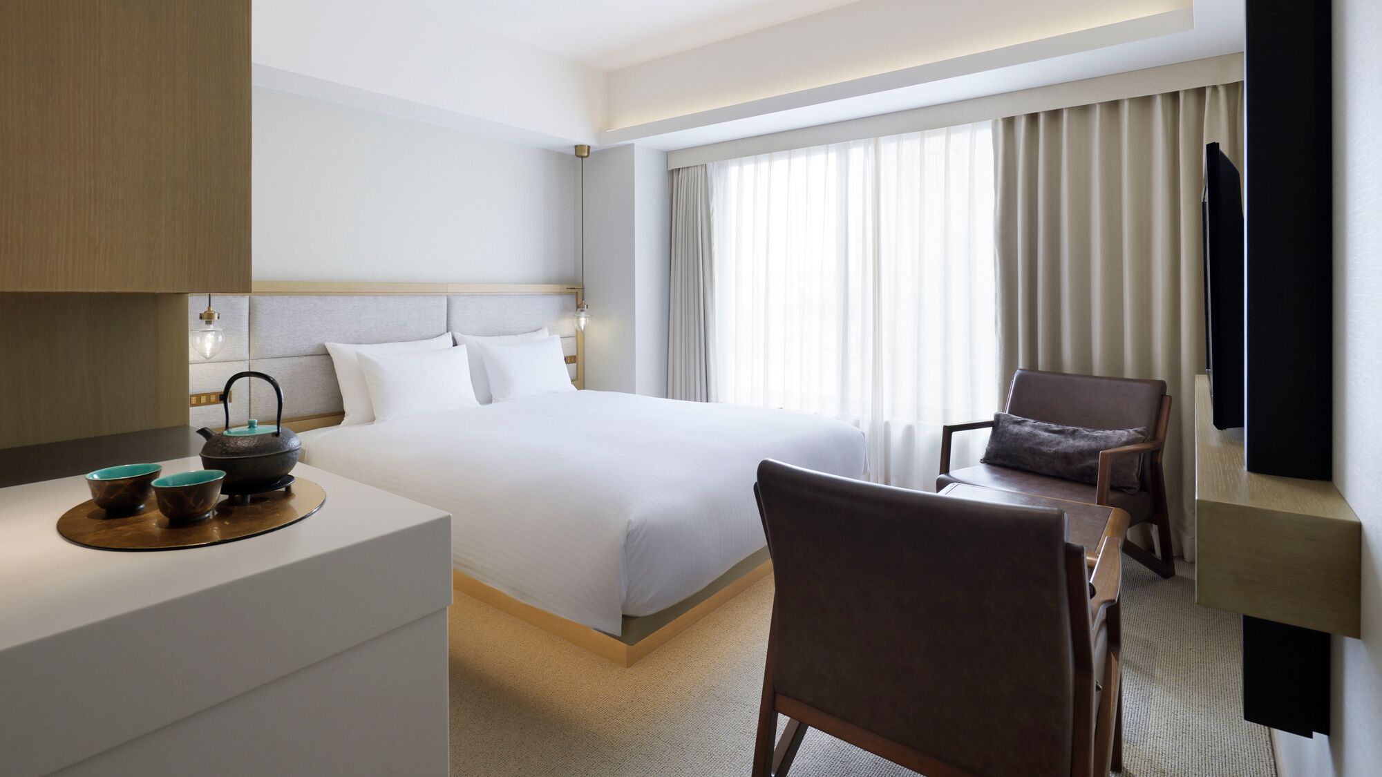 Mini-bar avec articles gratuits, coffres-forts dans les chambres