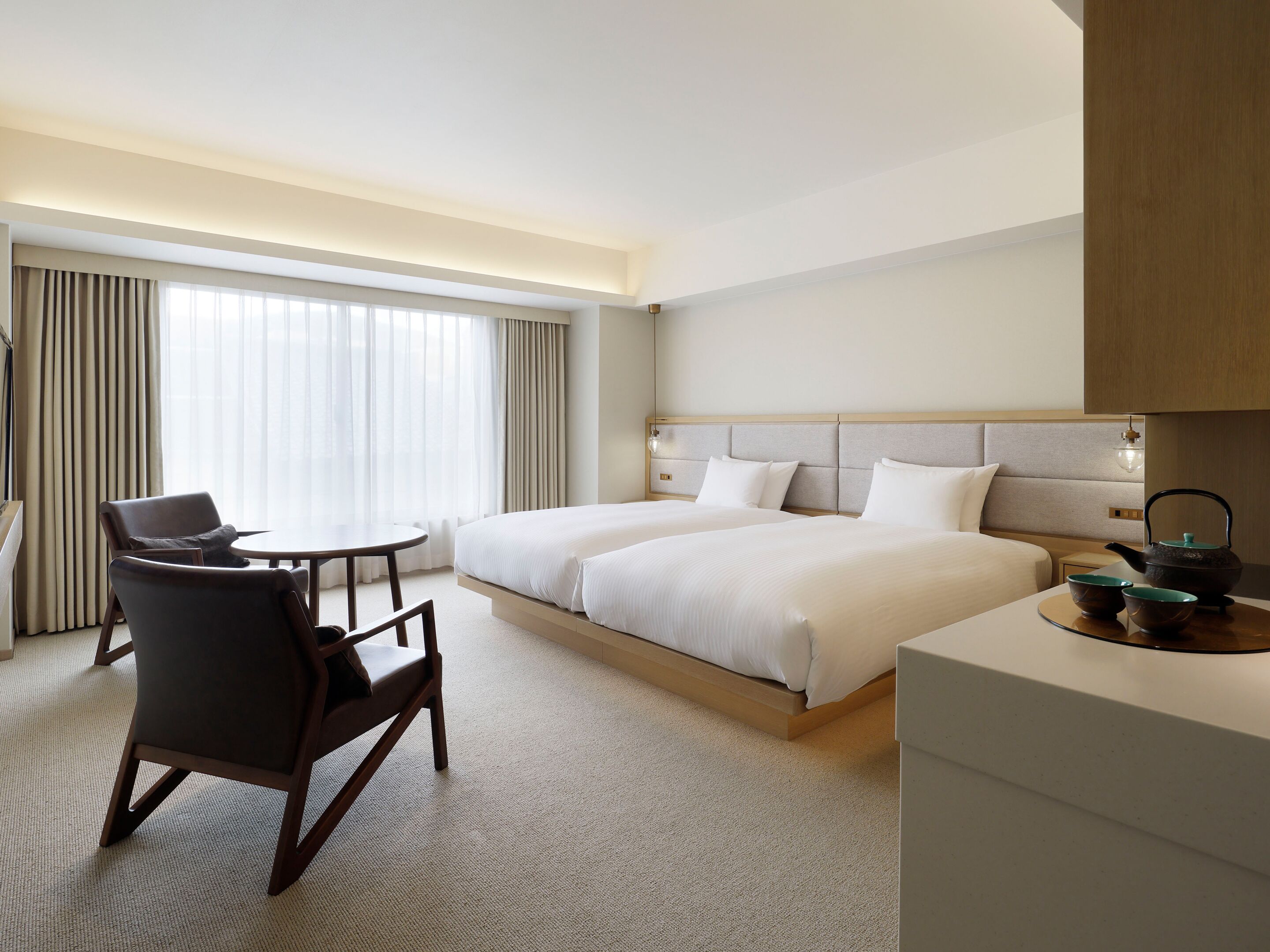 Free minibar items, in-room safe, free WiFi, bed sheets
