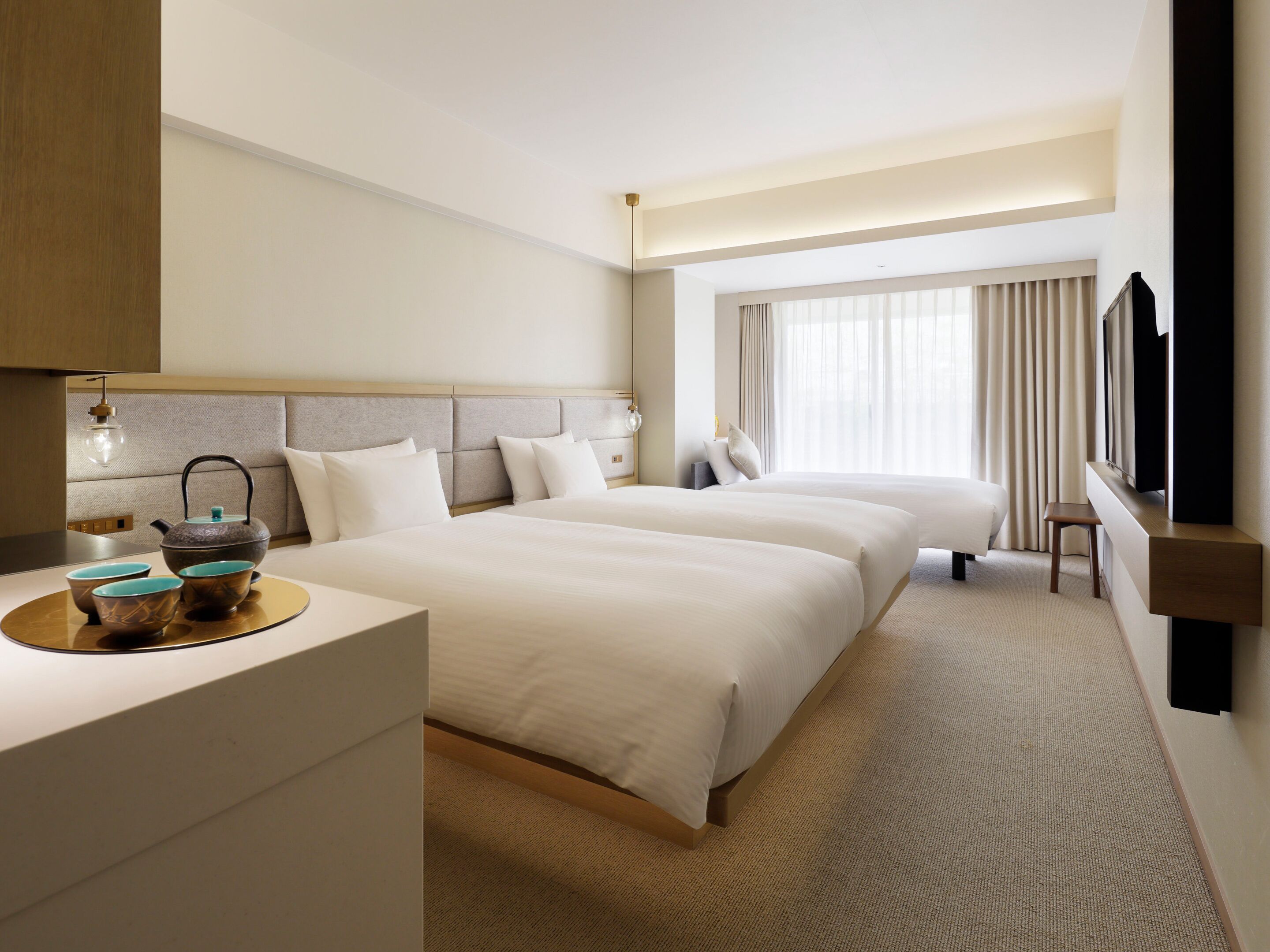 Quarto duplo luxo | Frigobar (abastecido com alguns itens grátis), cofres nos quartos