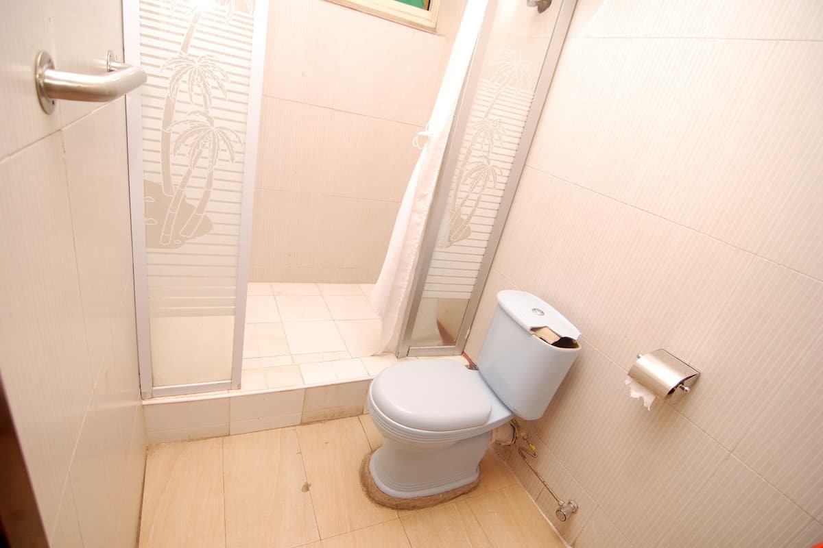 Executive Tek Büyük Yataklı Oda, 1 Çift Kişilik Yatak | Banyo | Derin küvet, geniş duş başlığı, ücretsiz banyo/kozmetik ürünleri, havlu