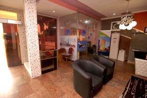 Bar (on property) - Nest Suite & Spa (Abuja)