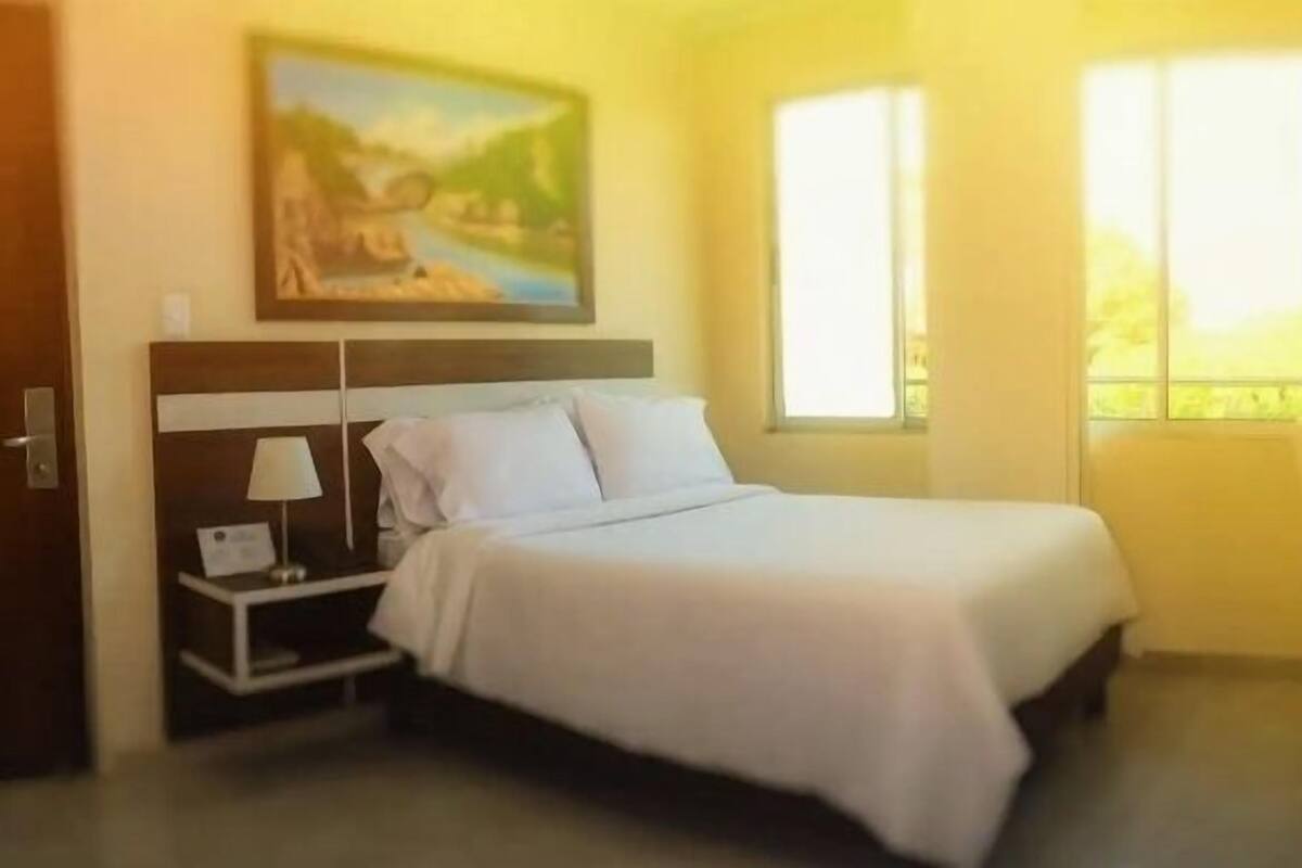Business Double Room Single Use, 1 Katil Kelamin (Double) | Peti besi dalam bilik, meja, ruang kerja komputer riba 