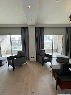 Presidential Suite, 3 Bedrooms | Living area | 32-inch flat-screen TV with satellite channels, TV, DVD player - NY Suites Hotel (Beirut)
