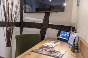 Double Room (Guest House) | Hypo-allergenic bedding, desk, laptop workspace, free WiFi - AKZENT Hotel Roter Ochse (Rhens)