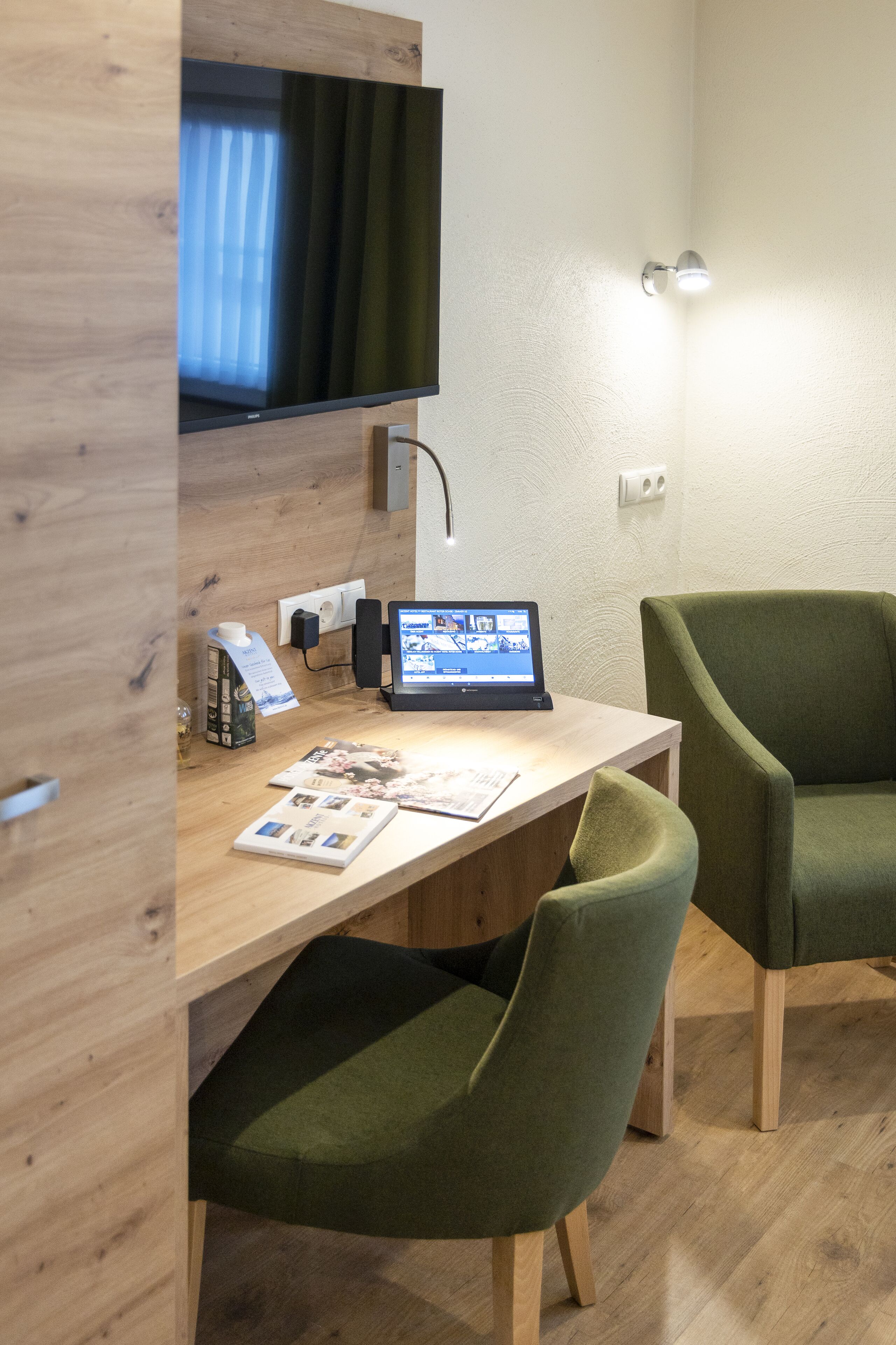 double room (guest house) | 1 bedroom, hypo-allergenic bedding, desk, laptop workspace