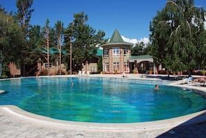 Indoor pool, outdoor pool