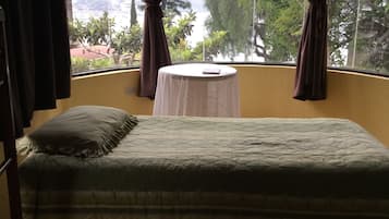 Chambre Triple Standard | Bureau, lits pliants/supplémentaires, Wi-Fi gratuit