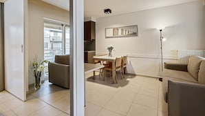 Junior Suite, 1 Bedroom | Living area | Flat-screen TV - Belcasa Suitehotel (Middelkerke)