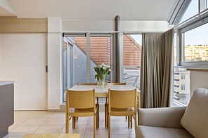 Superior Suite, 1 Bedroom | Living area