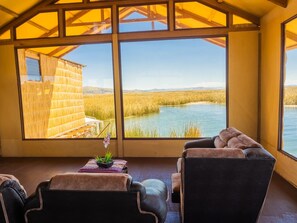 Café da manhã, almoço e jantar; culinária regional 