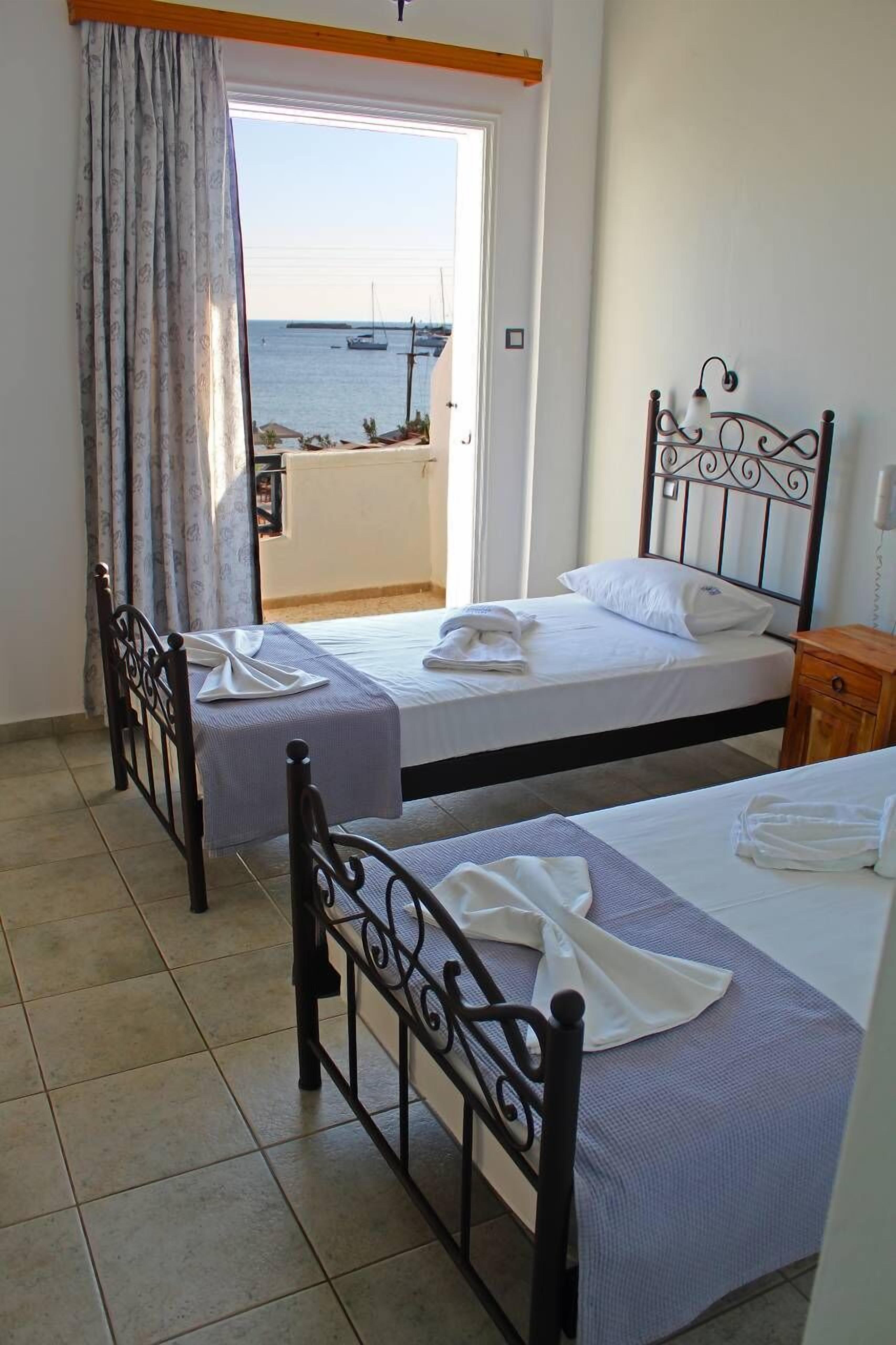 2 bedrooms, in-room safe, iron/ironing board, bed sheets