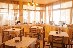 Tägliches inbegriffenes Frühstücksbuffet