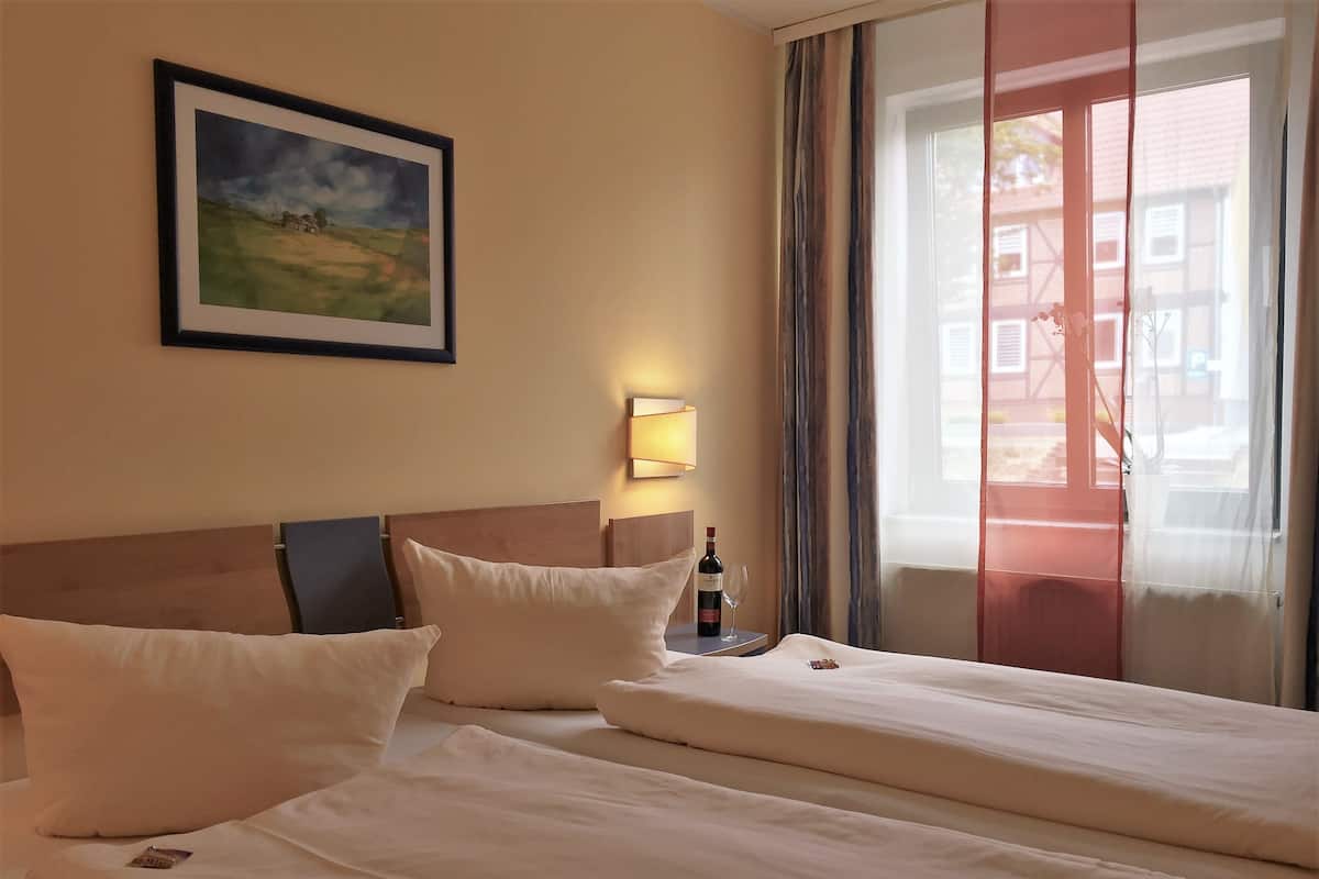 1 chambre, bureau, Wi-Fi gratuit, draps fournis