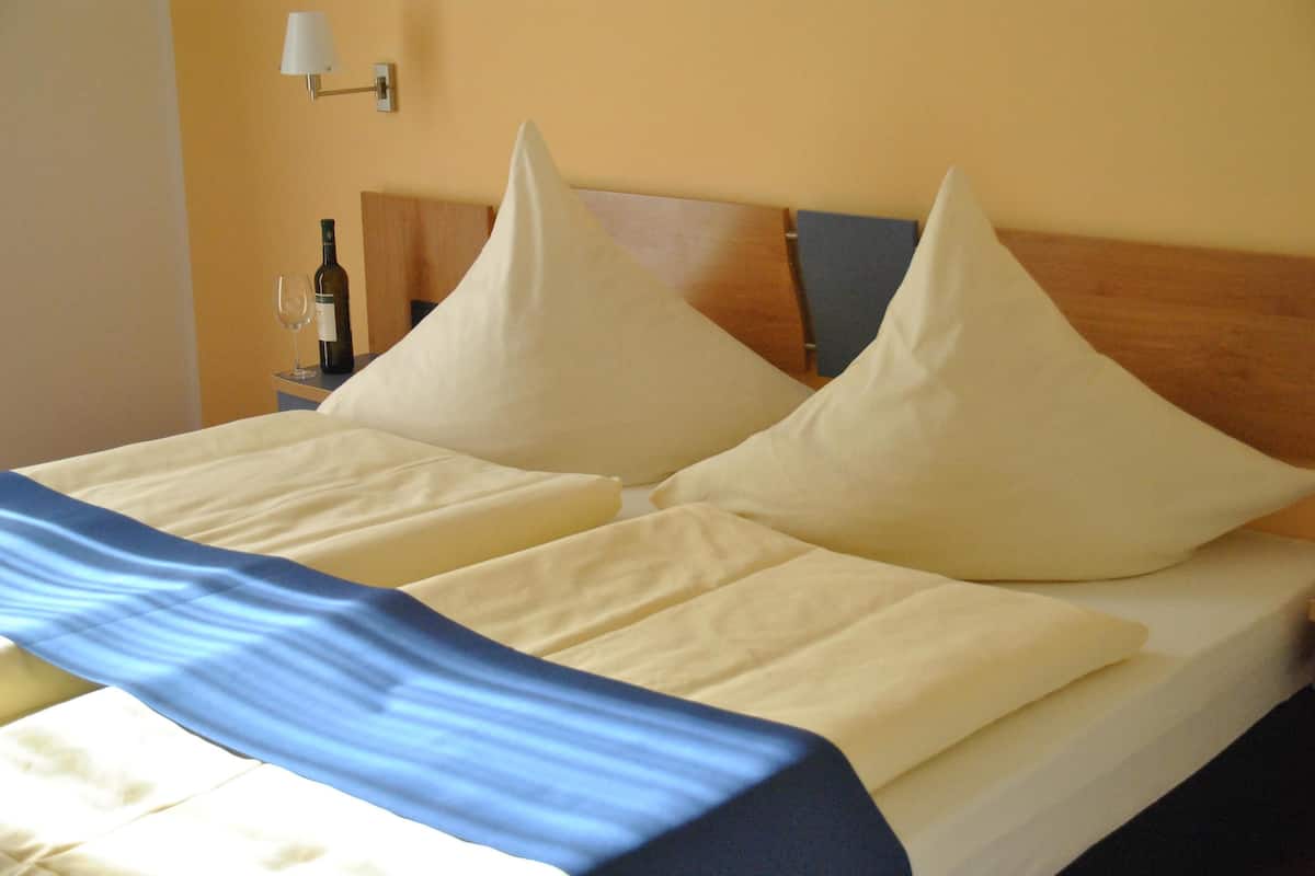standard apartment, 1 bedroom, kitchen | 1 bedroom, desk, free wifi, bed sheets