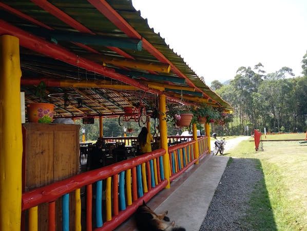 Bar (on property) - Hostería La Valdivia (Jardin)