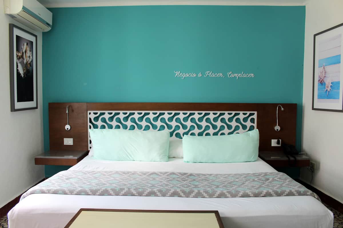 Standard Room King Bed | Een minibar