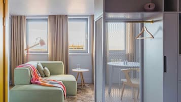 Premium bedding, in-room safe, desk, laptop workspace