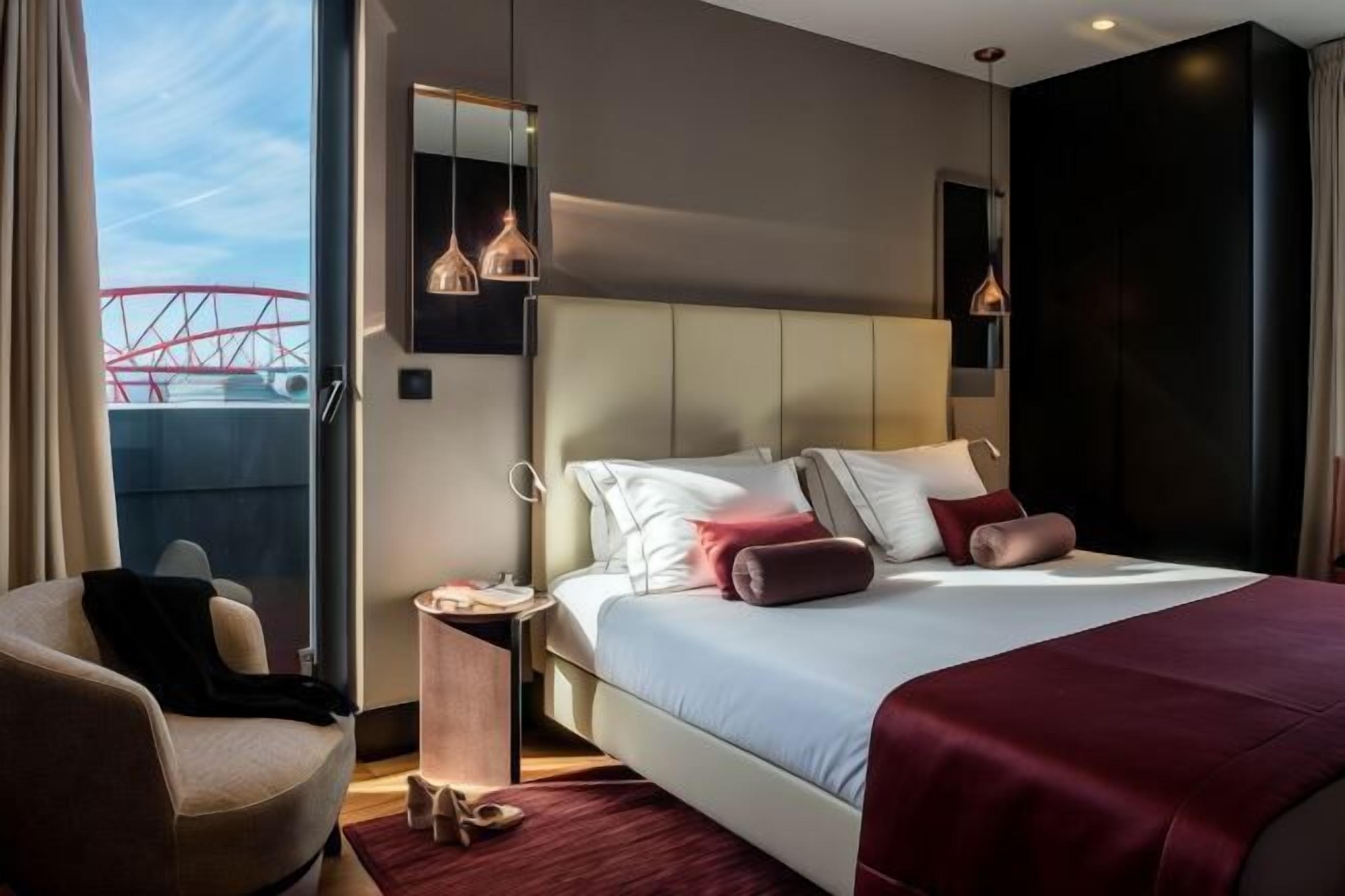 In-room safe, desk, blackout drapes, soundproofing