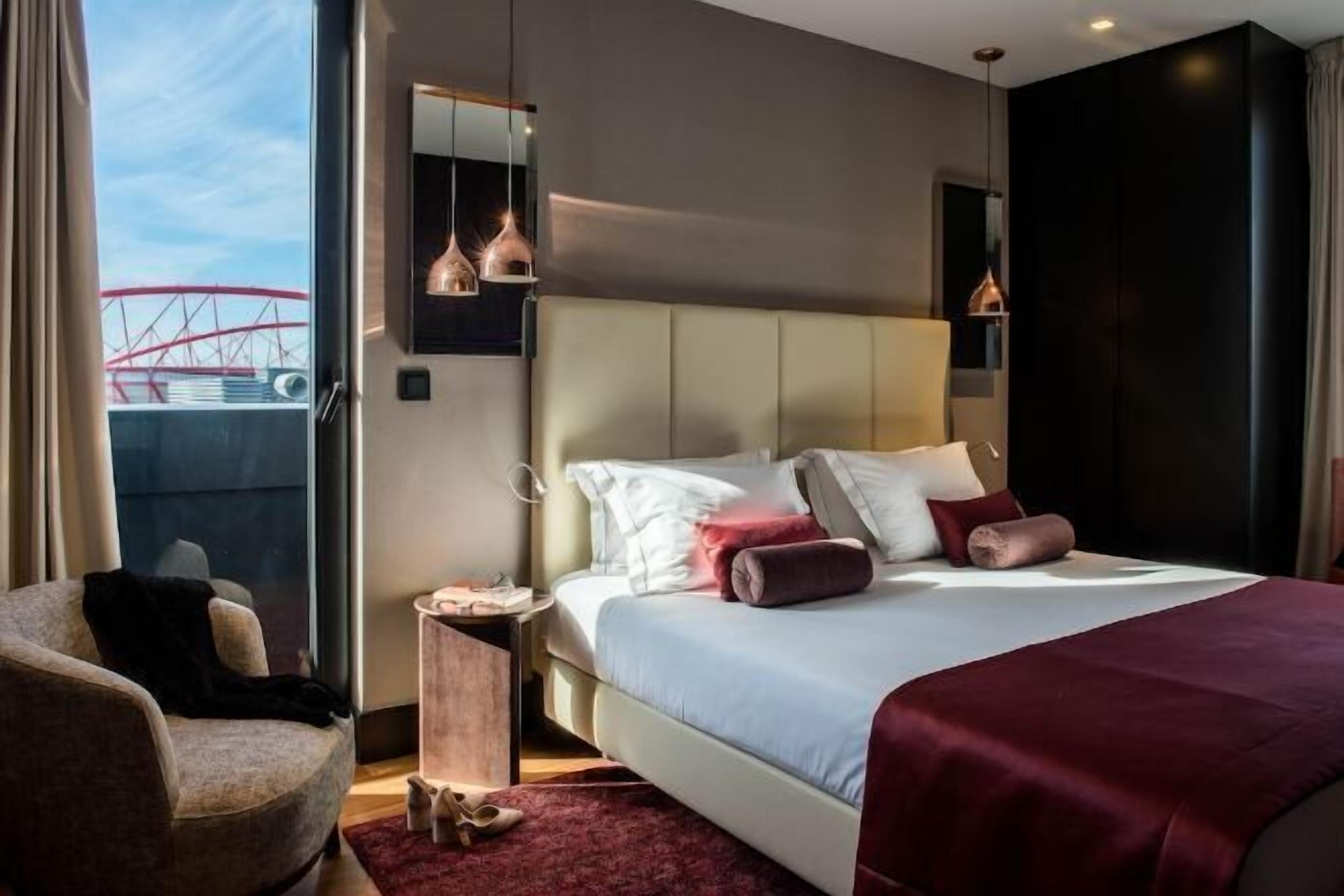 In-room safe, desk, blackout drapes, soundproofing