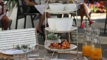 Dagelijks ontbijt met lokale gerechten inbegrepen