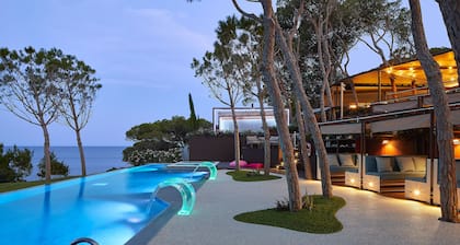 Alàbriga Hotel & Home Suites