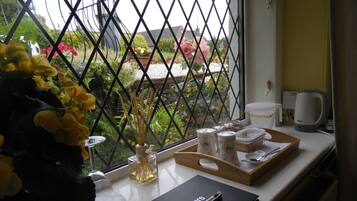 Luxury Double Room | Coffee and/or coffee maker