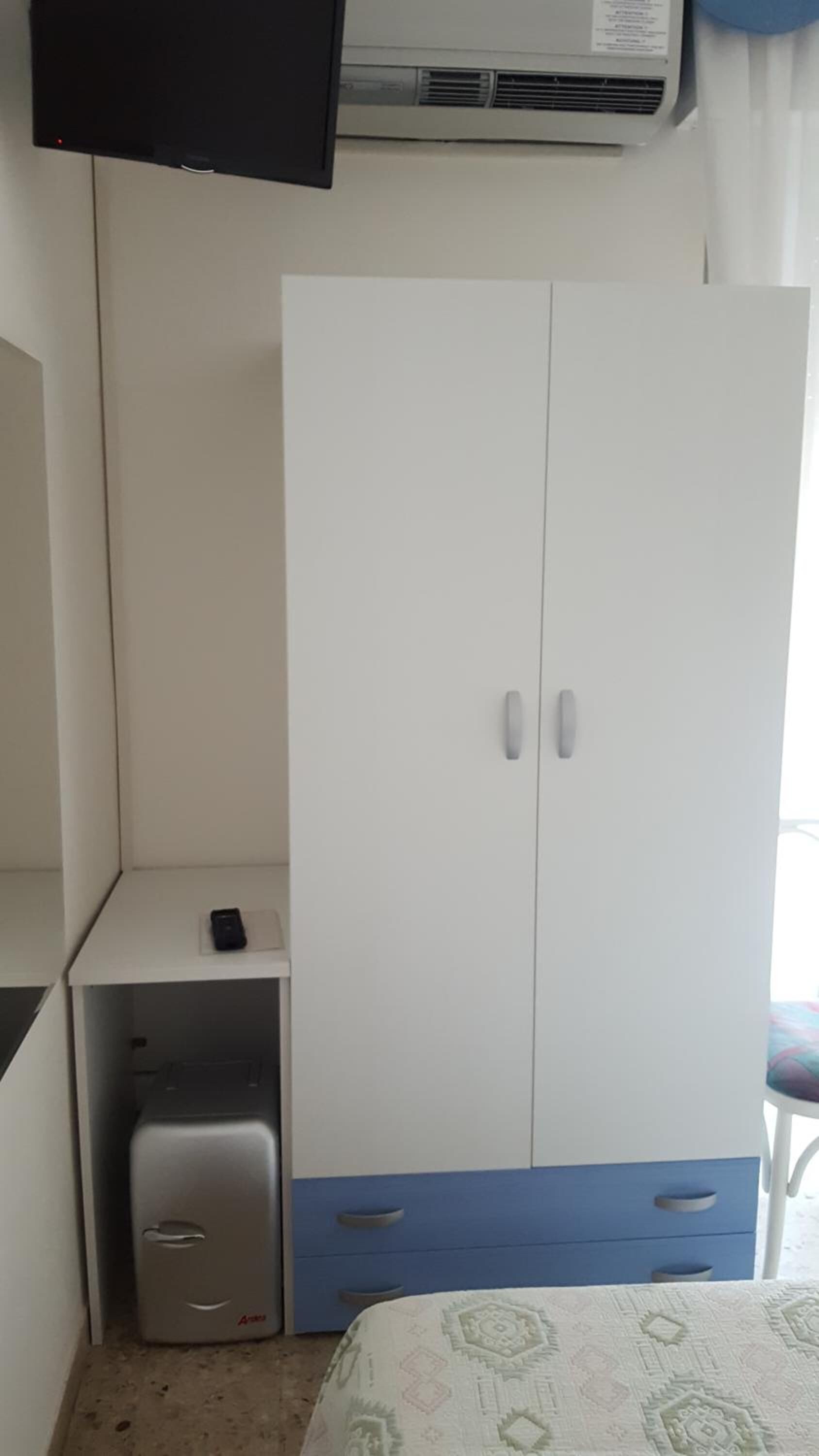 in-room safe, desk, free wifi, bed sheets