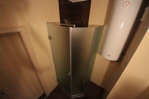 Deluxe-Apartment | Badezimmer | Handtücher