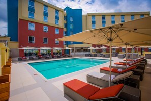 Outdoor pool - Park Inn by Radisson Kigali (Kigali)