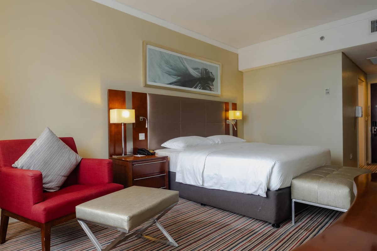 Superior Room (Guest) | Minibar, in-room safe, desk, laptop workspace