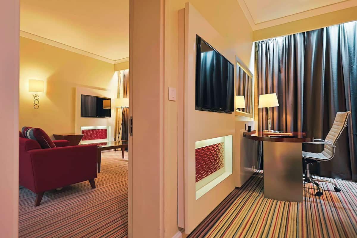 minibar, in-room safe, desk, laptop workspace