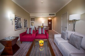 Suite, 1 Bedroom | Living area
