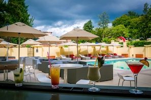 Outdoor pool - Park Inn by Radisson Kigali (Kigali)