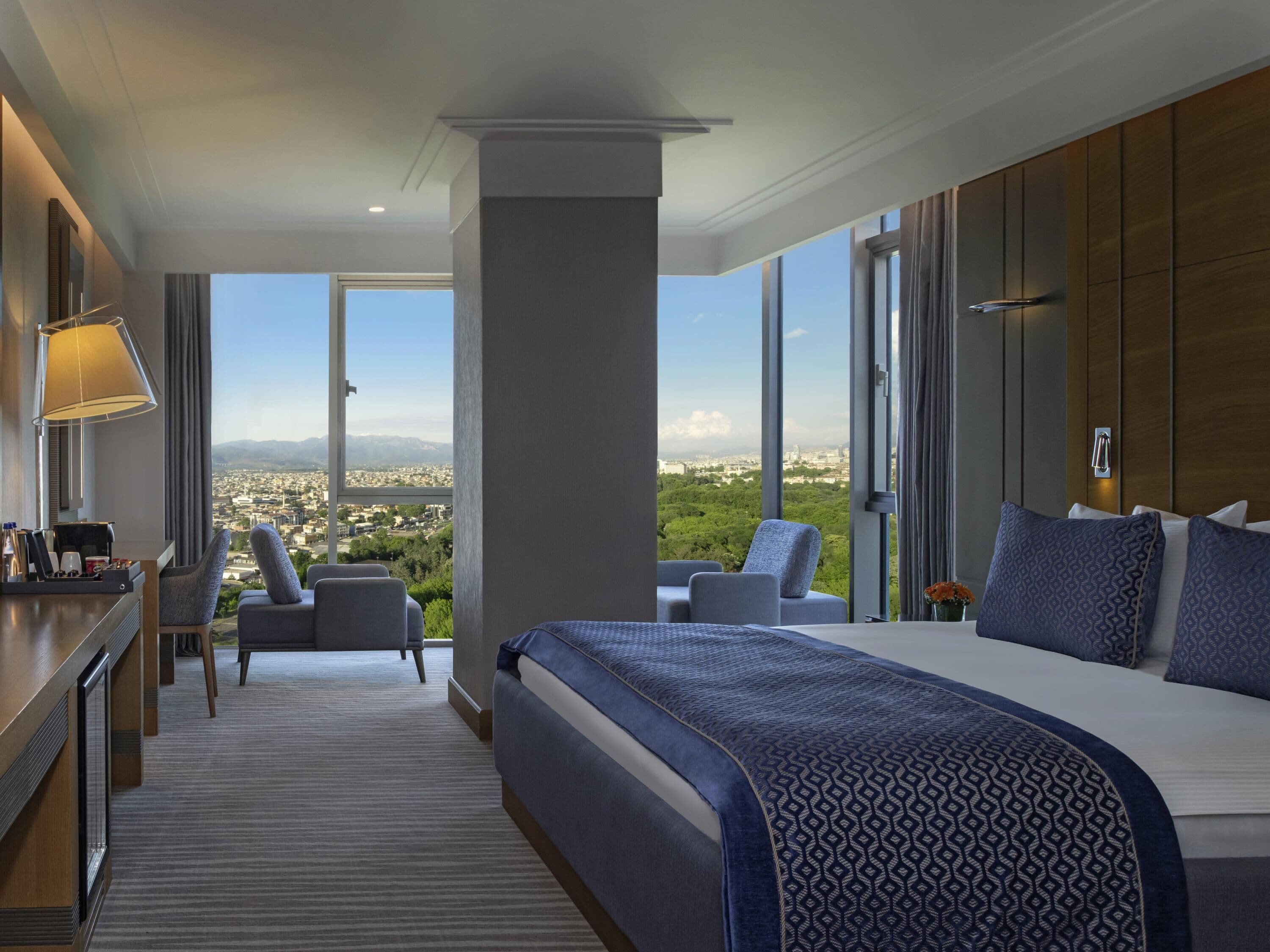 ห้องพรีเมียม, เตียงใหญ่ 1 เตียง | 1 ห้องนอน, ผ้านวมขนเป็ด, มินิบาร์, ตู้นิรภัยในห้องพัก