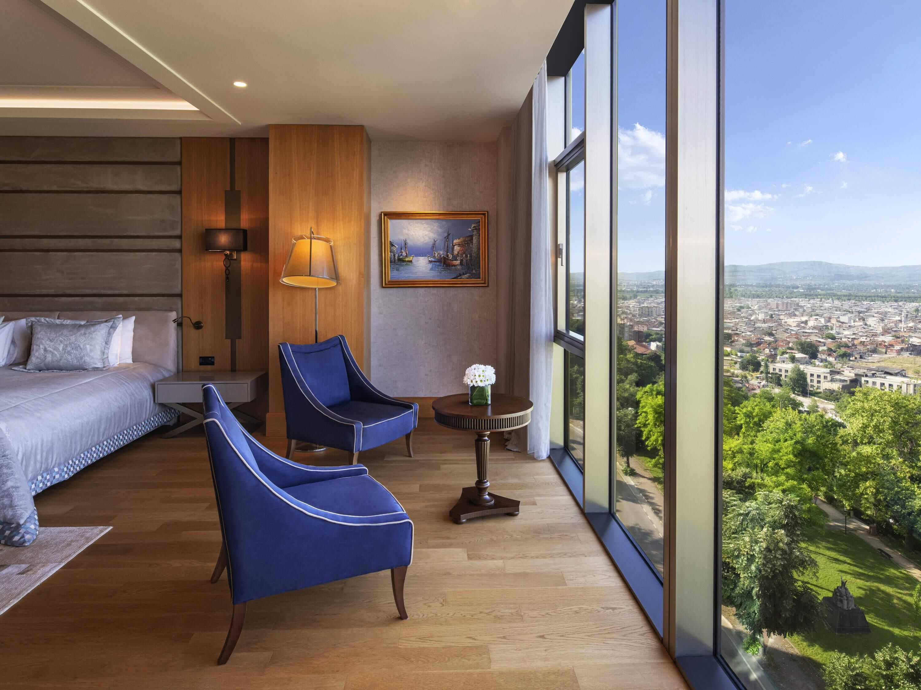1 slaapkamer, donzen dekbedden, een minibar, een kluis op de kamer