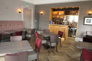 Restaurant - The Royal Hotel (Elgin)