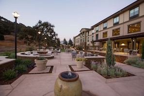 Terrace/patio - Hampton Inn & Suites Buellton/Santa Ynez Valley (Buellton)