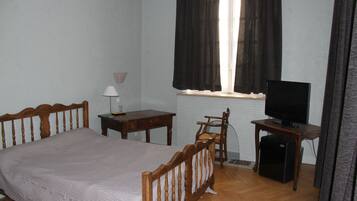 1 bedroom, free cots/infant beds, free WiFi